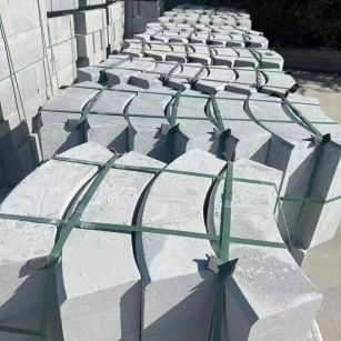 六安 芝麻灰弧形路沿石