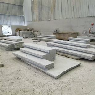 六安 整石台阶（大面火烧+侧面自然面），出货前厂内拼装