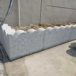 六安 芝麻白花岗岩花边石铺装效果图