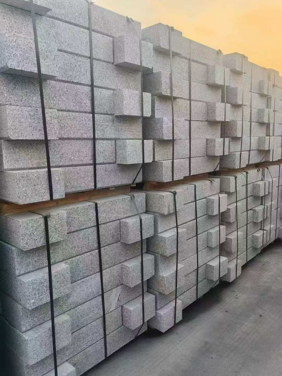 六安 芝麻白路沿石