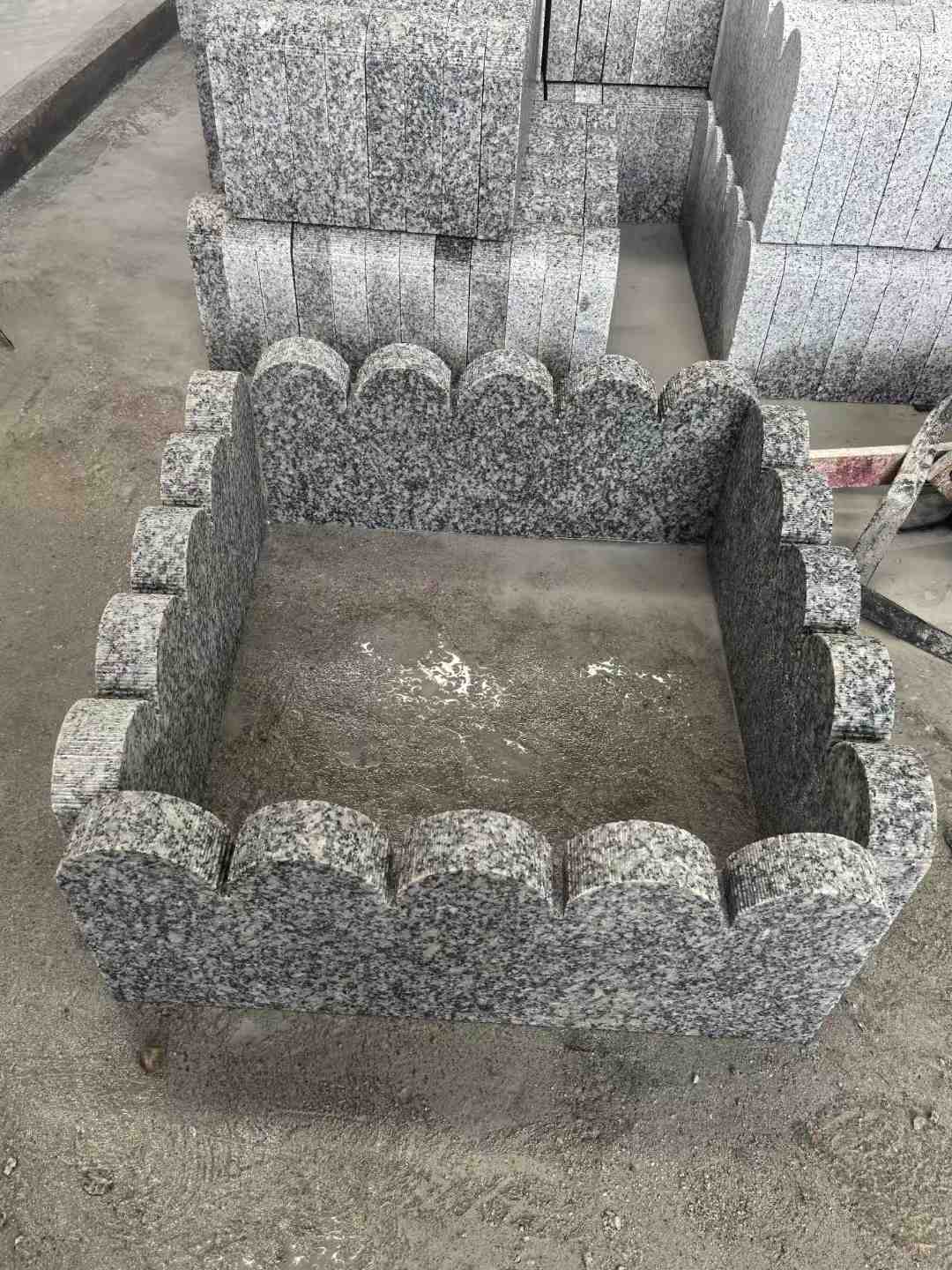 六安 花边石、花坛围栏石、花池界石、菜园栅栏石、镶边石、波浪状界石介绍